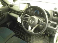 Nissan ROOX лот № 8242 оценка 3.5  с аукциона в Японии 2