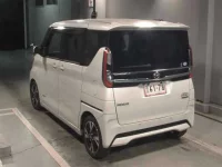 Nissan ROOX лот № 8242 оценка 3.5  с аукциона в Японии 1