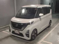 Nissan ROOX лот № 8242 оценка 3.5  с аукциона в Японии 3