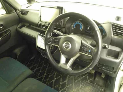 Nissan ROOX  с аукциона в Японии