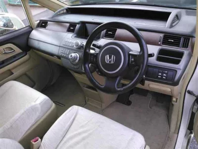 Honda STEP WAGON  с аукциона в Японии