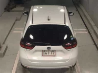 Honda FIT лот № 329 оценка 3.5  с аукциона в Японии 6