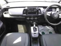 Honda FIT лот № 329 оценка 3.5  с аукциона в Японии 7