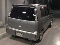 Nissan CUBE лот № 8049 оценка 3.5  с аукциона в Японии 4