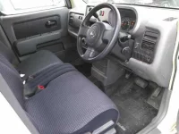 Nissan CUBE лот № 8041 оценка 3.5  с аукциона в Японии 2