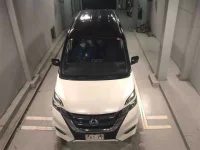 Nissan SERENA лот № 8219 оценка 4  с аукциона в Японии 5