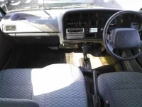 Toyota HIACE VAN лот № 4528 оценка R  с аукциона в Японии 7