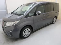 Honda STEP WAGON лот № 28021 оценка 3  с аукциона в Японии 1