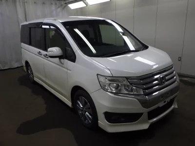Honda STEP WAGON  с аукциона в Японии