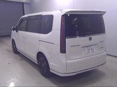 Honda STEP WAGON  с аукциона в Японии
