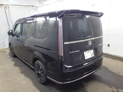Honda STEP WAGON  с аукциона в Японии