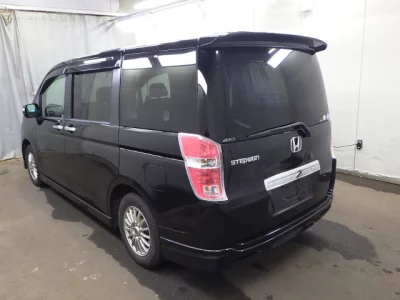 Honda STEP WAGON  с аукциона в Японии