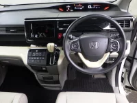 Honda STEP WAGON лот № 26093 оценка 3.5  с аукциона в Японии 4