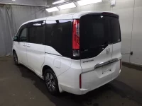 Honda STEP WAGON лот № 26093 оценка 3.5  с аукциона в Японии 3