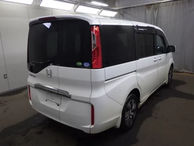 Honda STEP WAGON  с аукциона в Японии