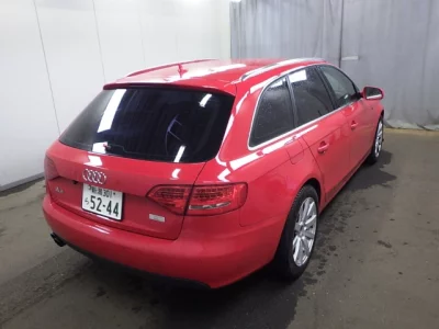 Audi A4  с аукциона в Японии