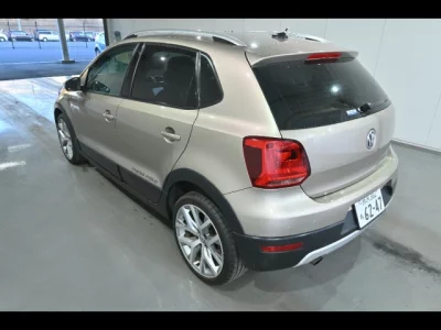 Volkswagen CROSS POLO