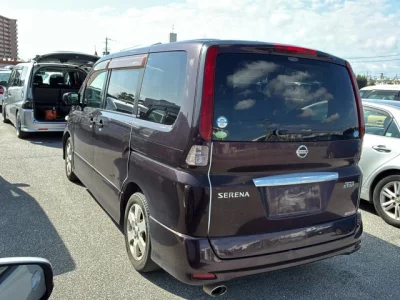 Nissan SERENA  с аукциона в Японии