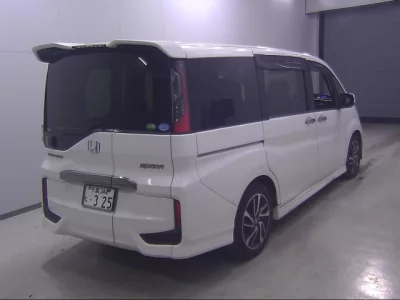 Honda STEP WAGON  с аукциона в Японии