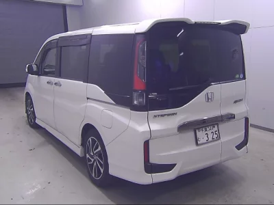 Honda STEP WAGON  с аукциона в Японии