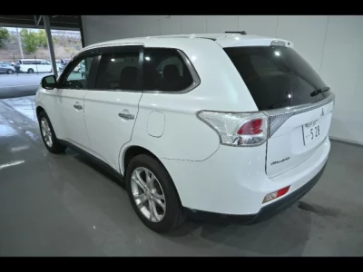 Mitsubishi OUTLANDER  с аукциона в Японии