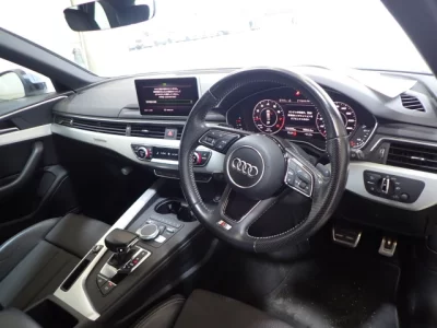 Audi A4  с аукциона в Японии