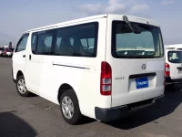 Toyota HIACE VAN лот № 25018 оценка R  с аукциона в Японии 1