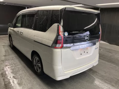 Nissan SERENA  с аукциона в Японии