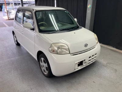Daihatsu Esse