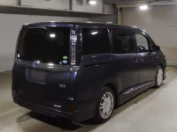 Toyota VOXY лот № 2318 оценка 3.5  с аукциона в Японии 1