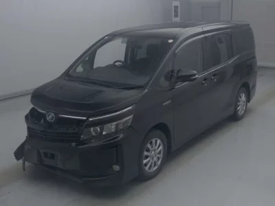 Toyota VOXY  с аукциона в Японии