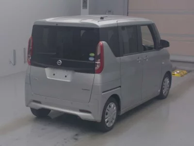 Nissan ROOX  с аукциона в Японии