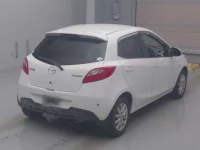 Mazda DEMIO лот № 30004 оценка 4  с аукциона в Японии 1