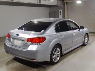 Subaru LEGACY B4  с аукциона в Японии