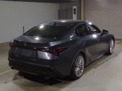 Lexus IS