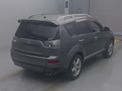 Mitsubishi OUTLANDER  с аукциона в Японии