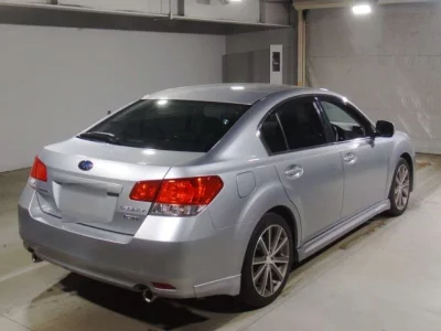 Subaru LEGACY B4  с аукциона в Японии