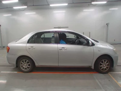 Toyota COROLLA AXIO  с аукциона в Японии
