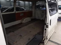 Toyota HIACE VAN лот № 40039 оценка R  с аукциона в Японии 9