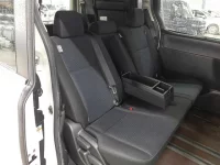 Toyota NOAH лот № 30036 оценка 4  с аукциона в Японии 9