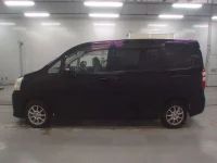 Toyota NOAH лот № 30077 оценка 3.5  с аукциона в Японии 3