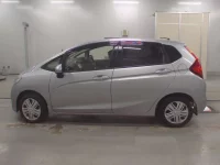 Honda FIT лот № 30003 оценка 4  с аукциона в Японии 3