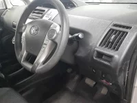 Toyota PRIUS ALPHA лот № 30017 оценка 3.5  с аукциона в Японии 6