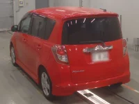 Toyota RACTIS лот № 10084 оценка 4  с аукциона в Японии 5