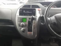 Toyota RACTIS лот № 10084 оценка 4  с аукциона в Японии 8