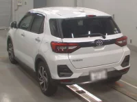 Toyota RAIZE лот № 30043 оценка 3.5  с аукциона в Японии 5