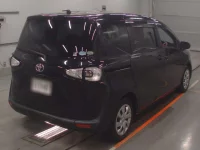 Toyota SIENTA лот № 30058 оценка 3.5  с аукциона в Японии 1