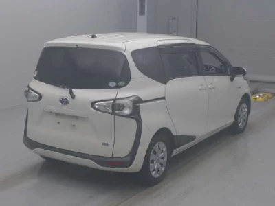 Toyota SIENTA  с аукциона в Японии