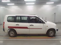 Toyota SUCCEED лот № 10061 оценка 3  с аукциона в Японии 2