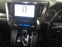 Toyota VELLFIRE лот № 30032 оценка 4  с аукциона в Японии 8